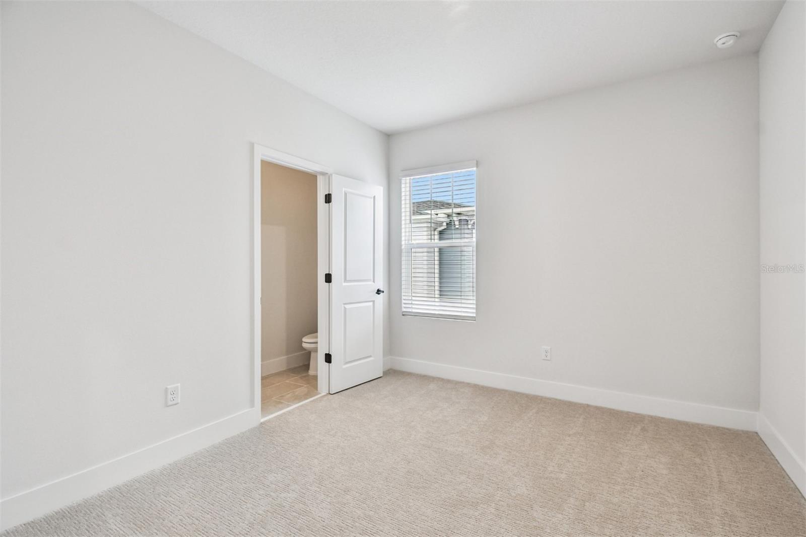 Image 31 of 48 For 3121 4th Terrace N