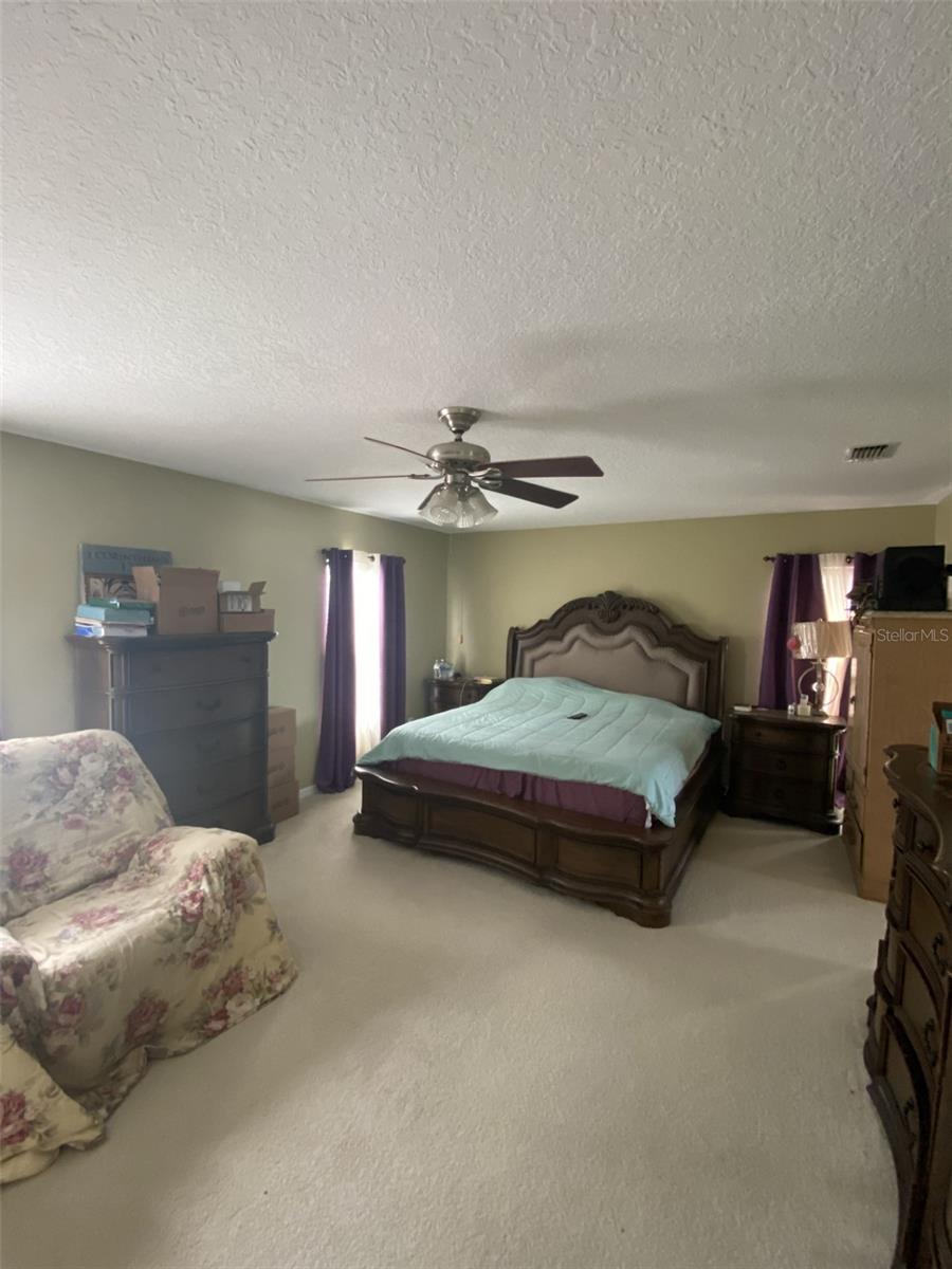 Listing photo id 10 for 32111 Brookstone Drive