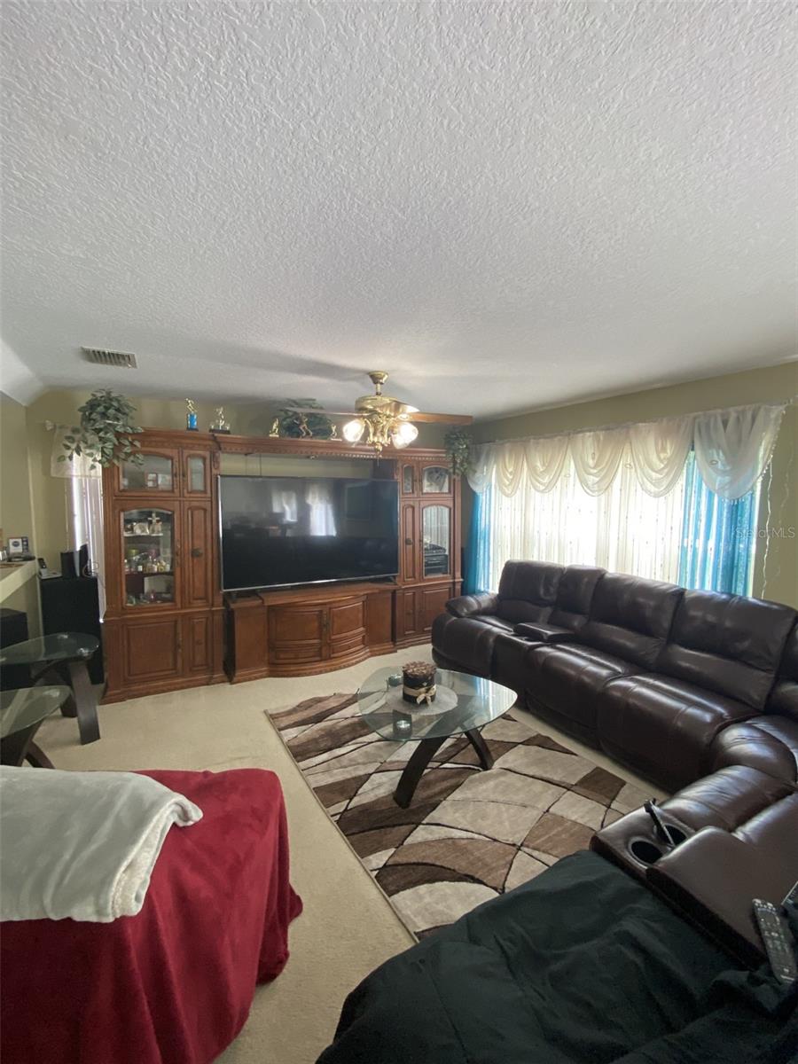Listing photo id 7 for 32111 Brookstone Drive
