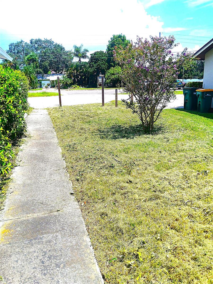 Image 19 of 19 For 11332 Walsingham Road B