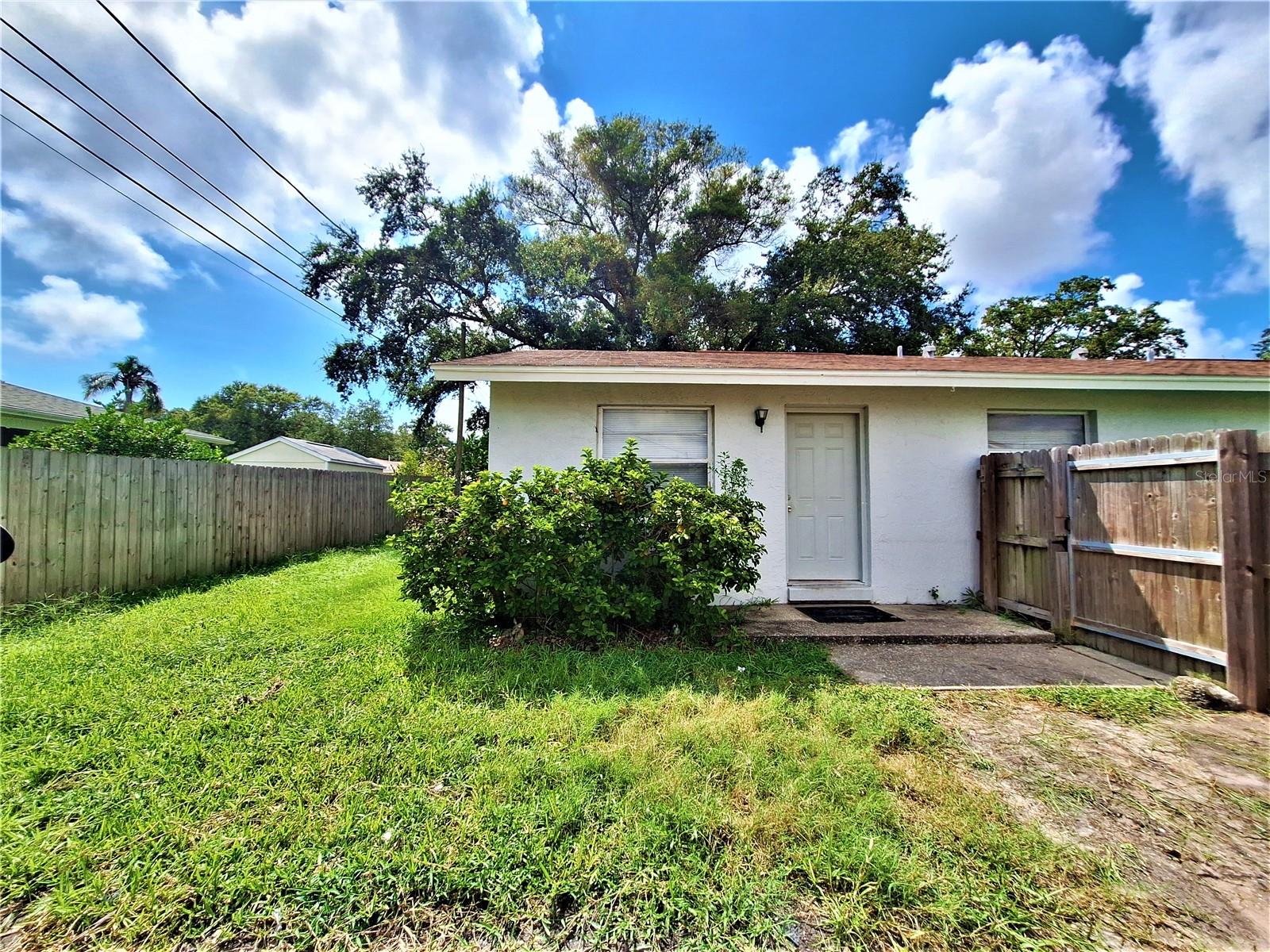 Image 3 of 17 For 11332 Walsingham Road B
