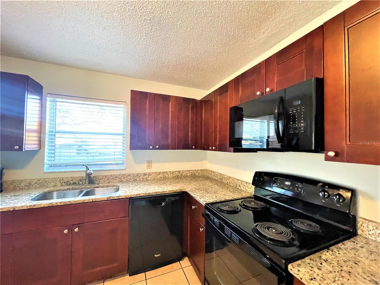 Image 4 of 17 For 11332 Walsingham Road B