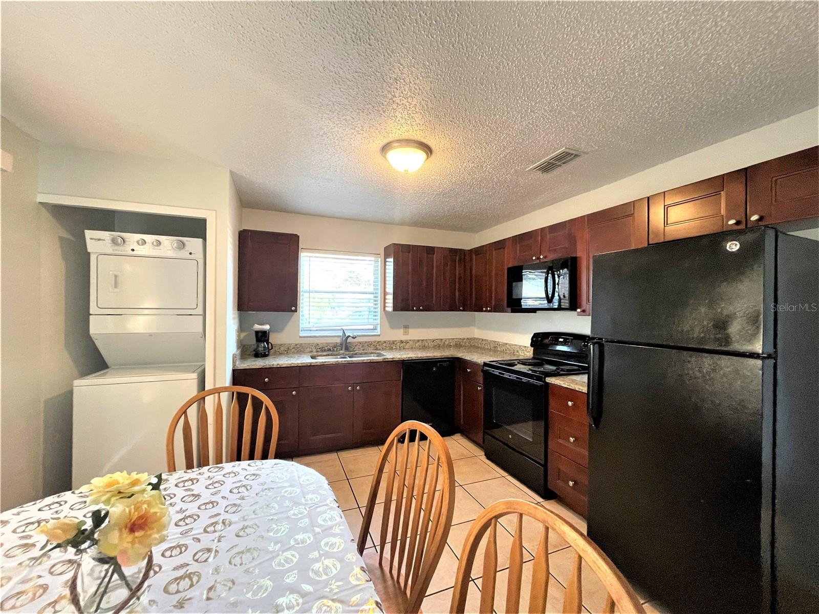Image 5 of 17 For 11332 Walsingham Road B