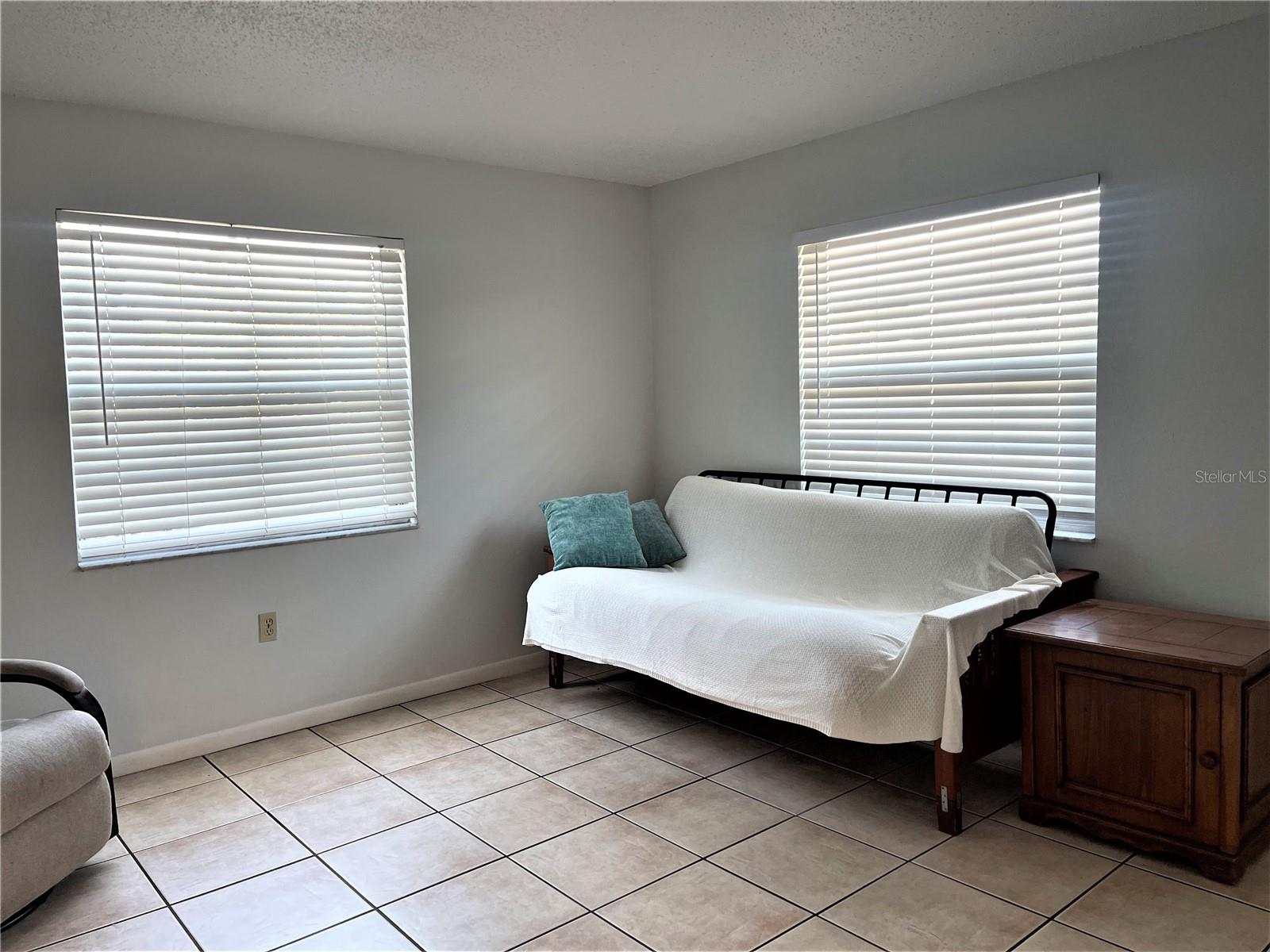Image 7 of 17 For 11332 Walsingham Road B