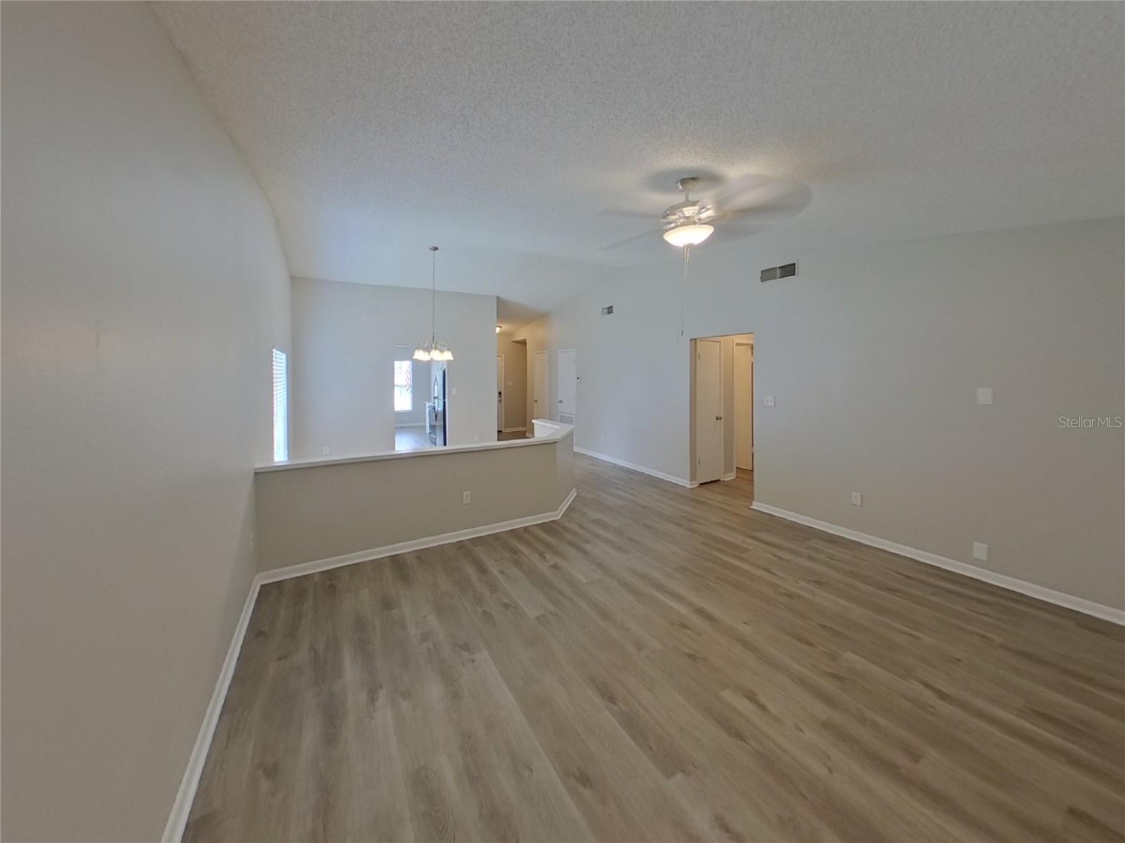 Image 2 of 19 For 1507 Crossridge Drive