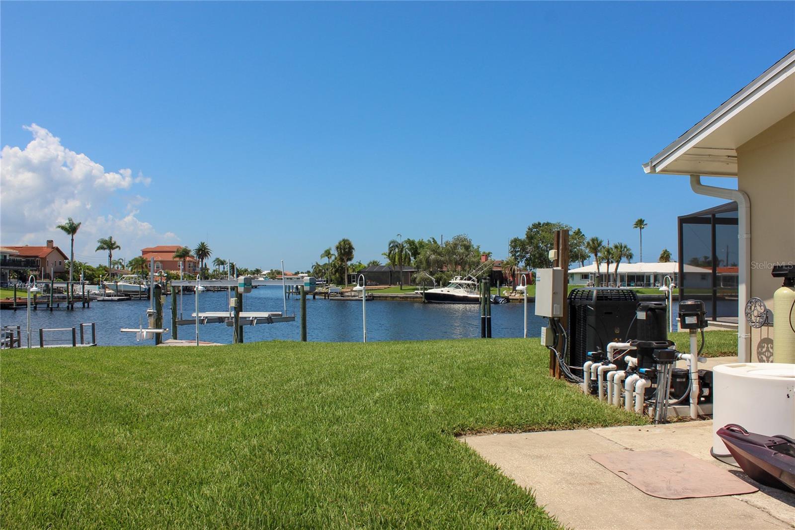 Listing photo id 23 for 5572 Bowline Bend