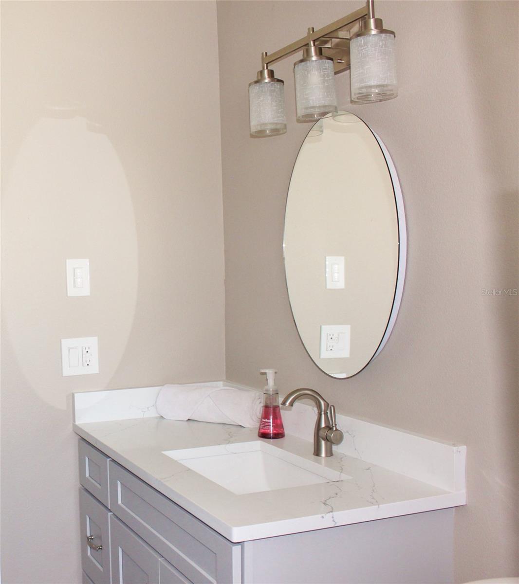Listing photo id 36 for 5572 Bowline Bend