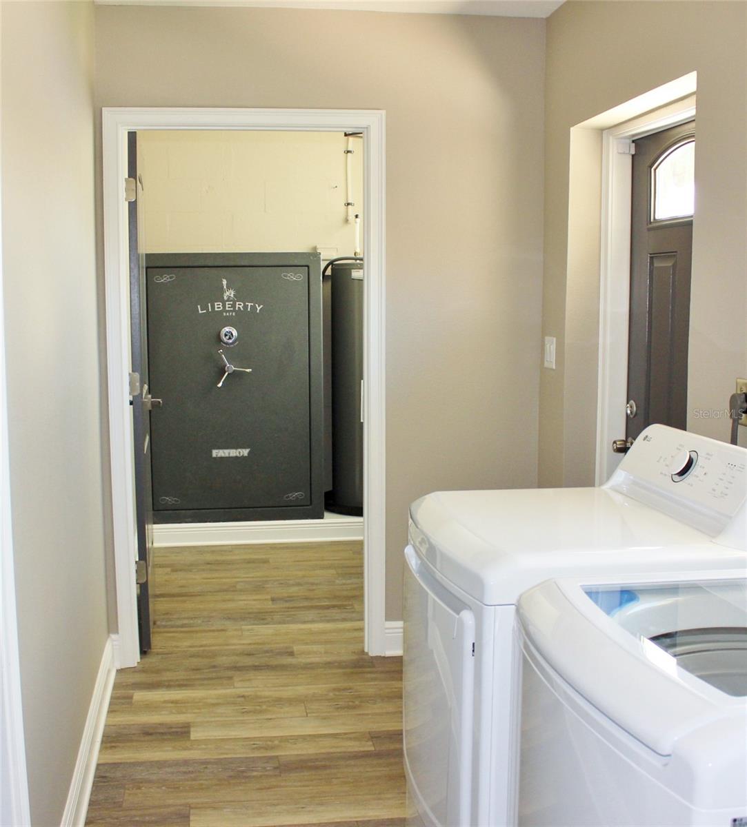 Listing photo id 38 for 5572 Bowline Bend