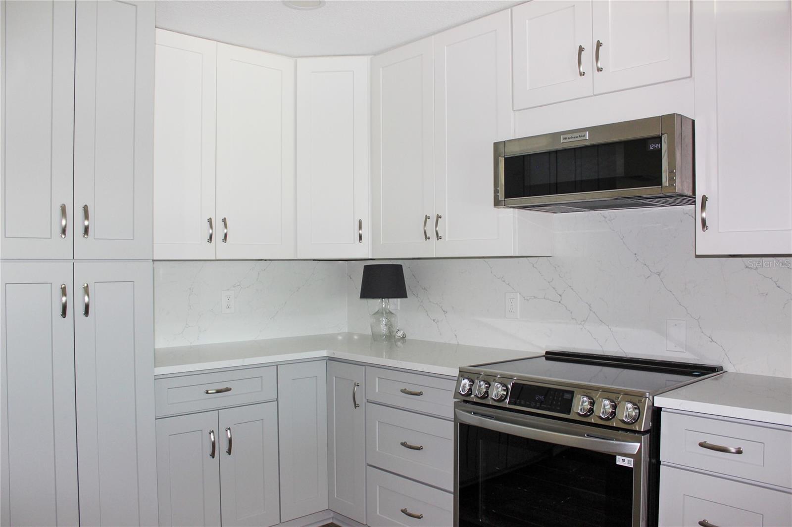 Listing photo id 4 for 5572 Bowline Bend