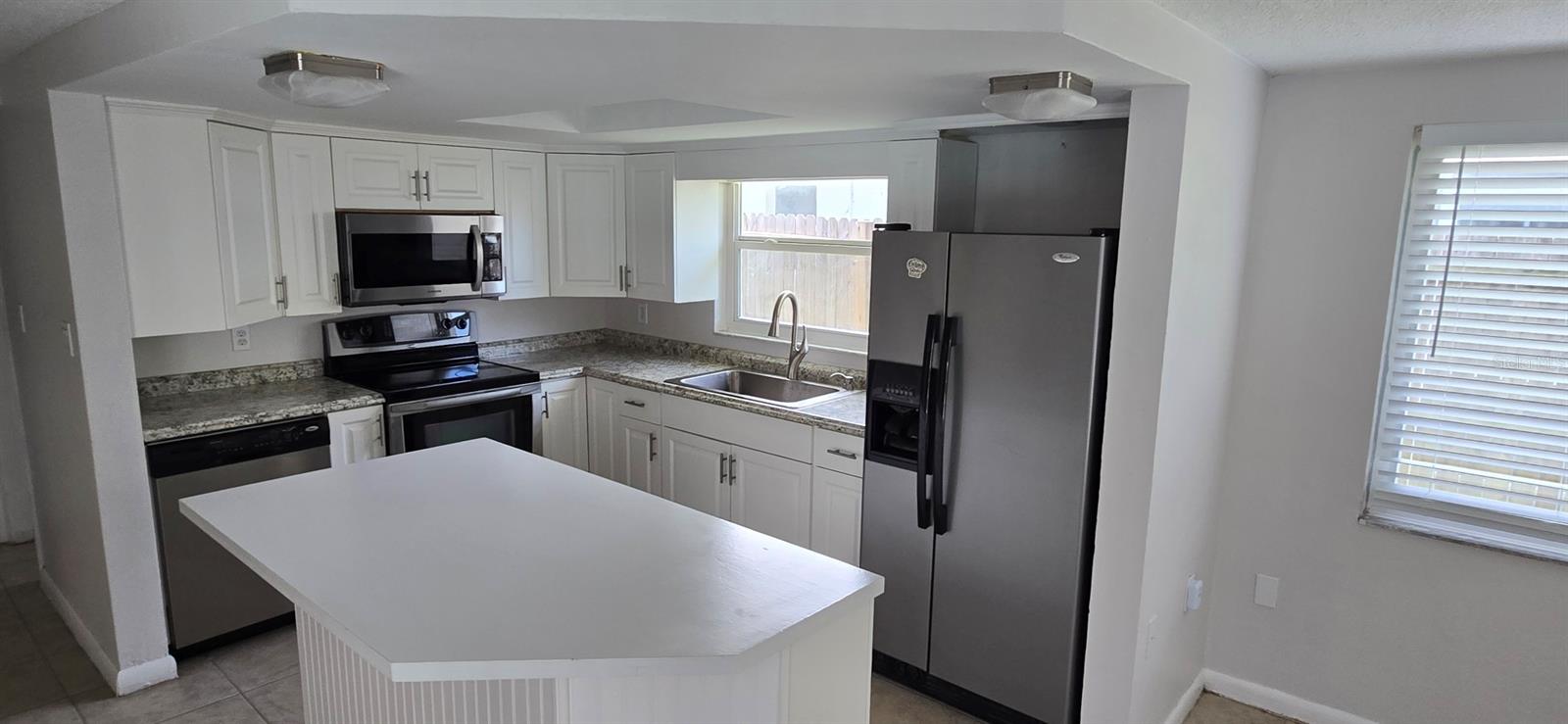 Listing photo id 8 for 9125 Lunar Lane