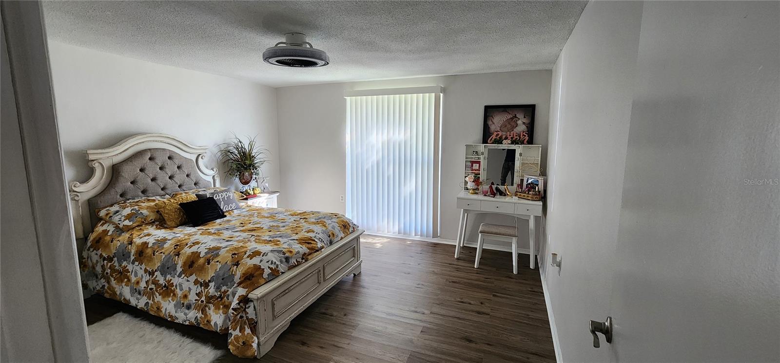 Listing photo id 17 for 9125 Lunar Lane