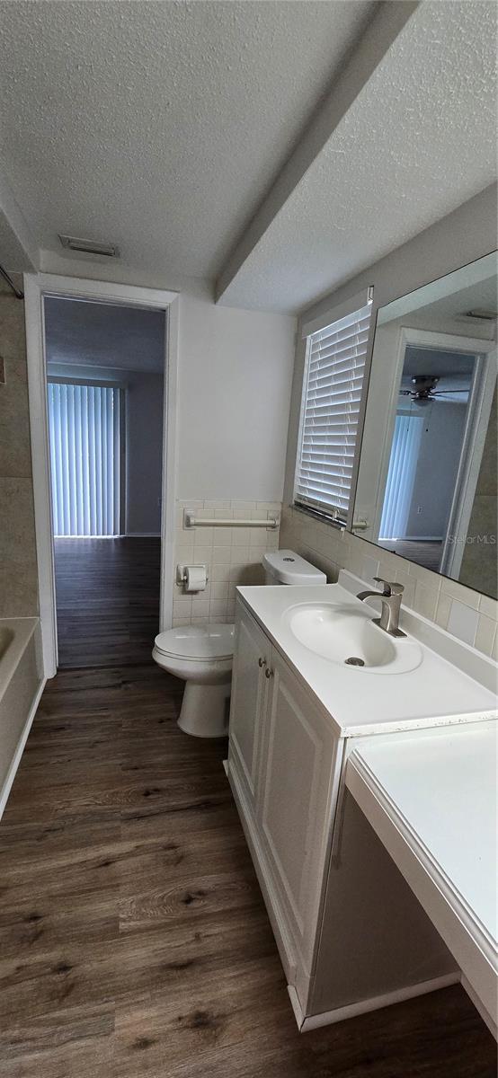 Listing photo id 19 for 9125 Lunar Lane