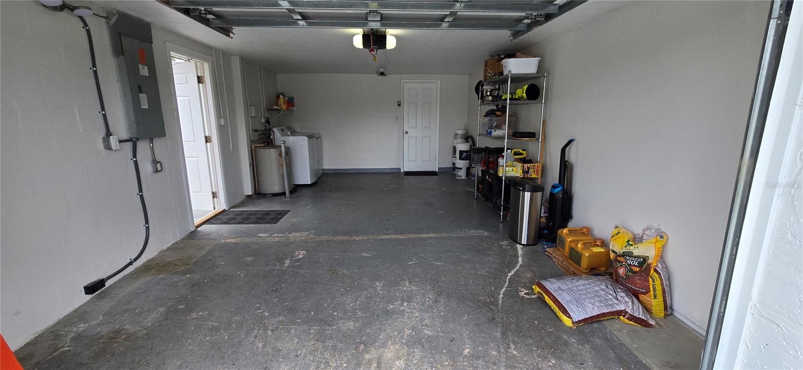 Listing photo id 21 for 9125 Lunar Lane