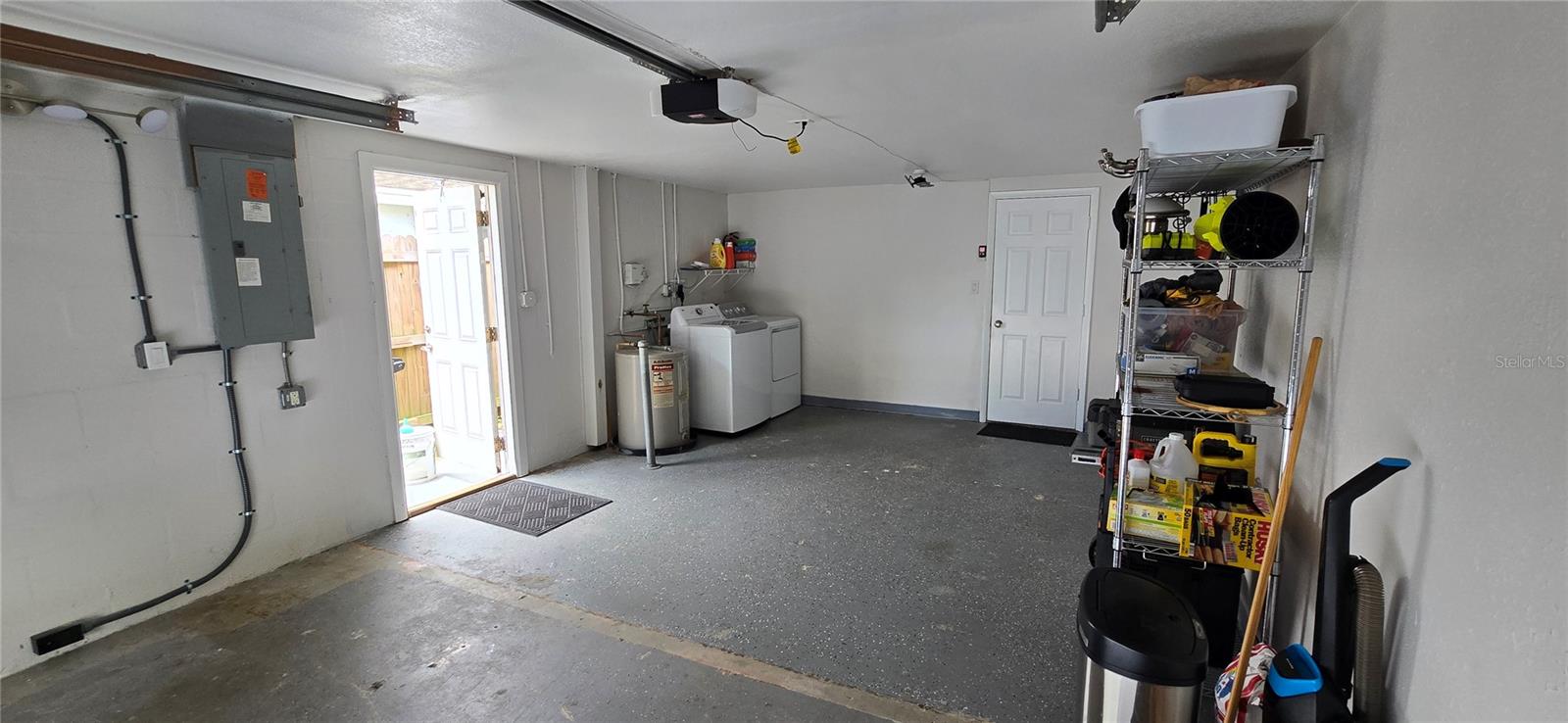 Listing photo id 22 for 9125 Lunar Lane