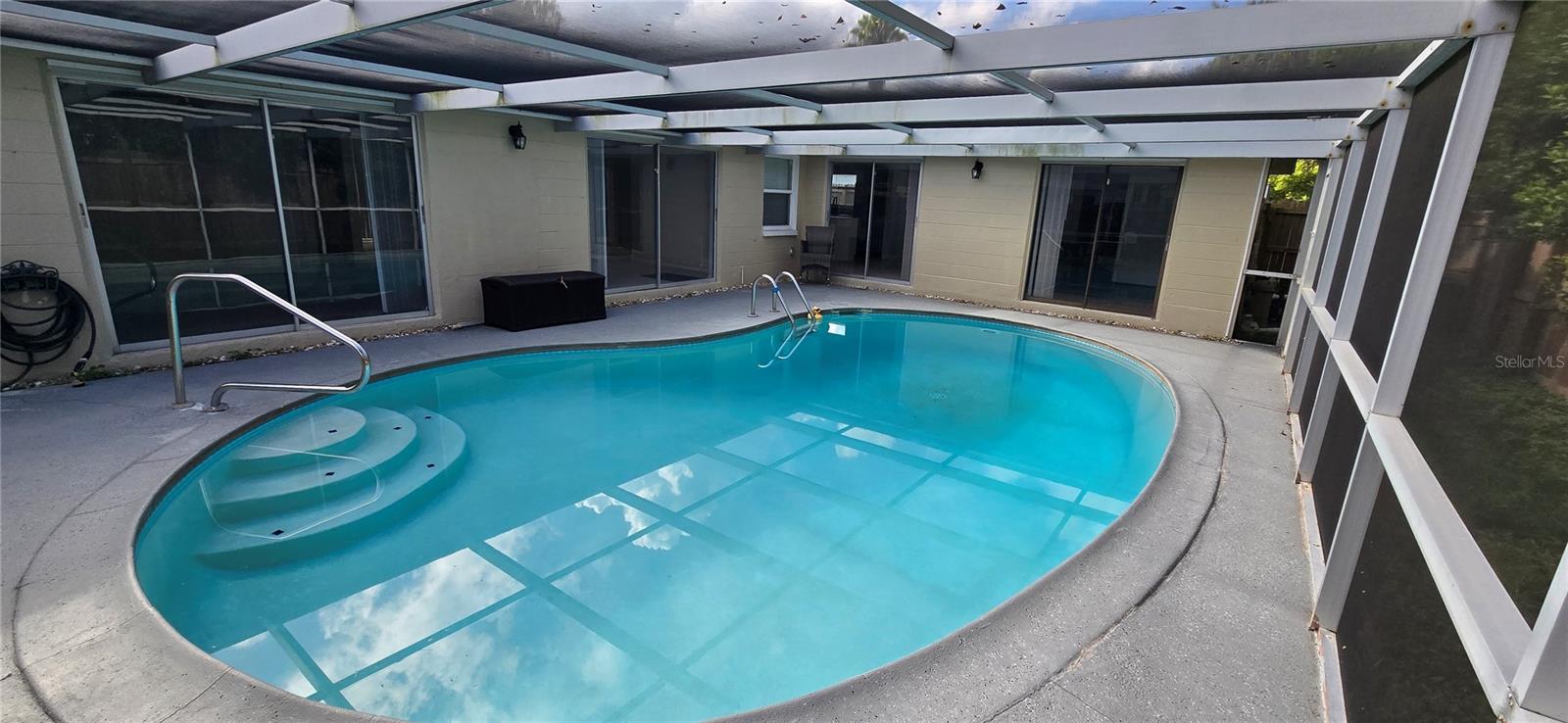 Listing photo id 29 for 9125 Lunar Lane
