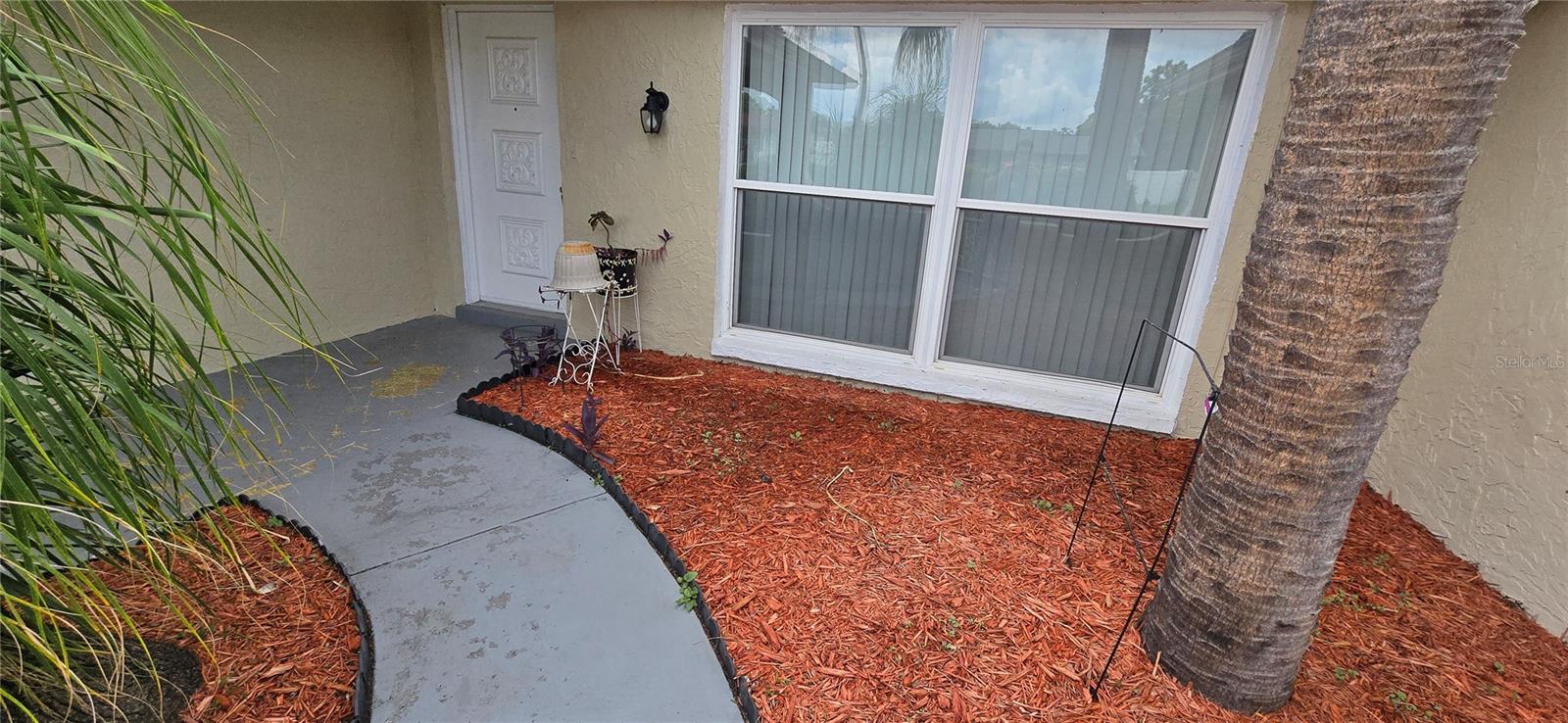 Listing photo id 2 for 9125 Lunar Lane