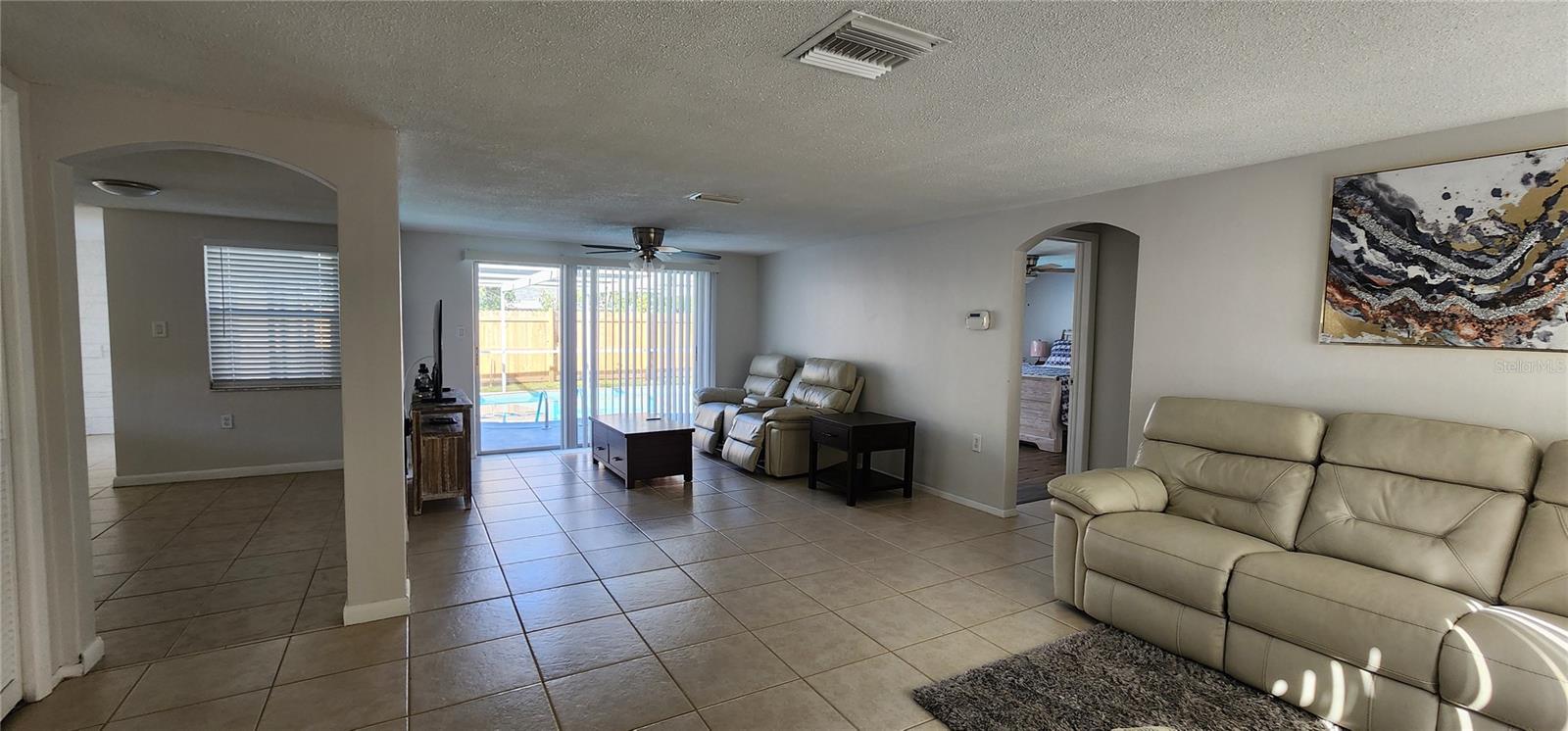 Listing photo id 3 for 9125 Lunar Lane