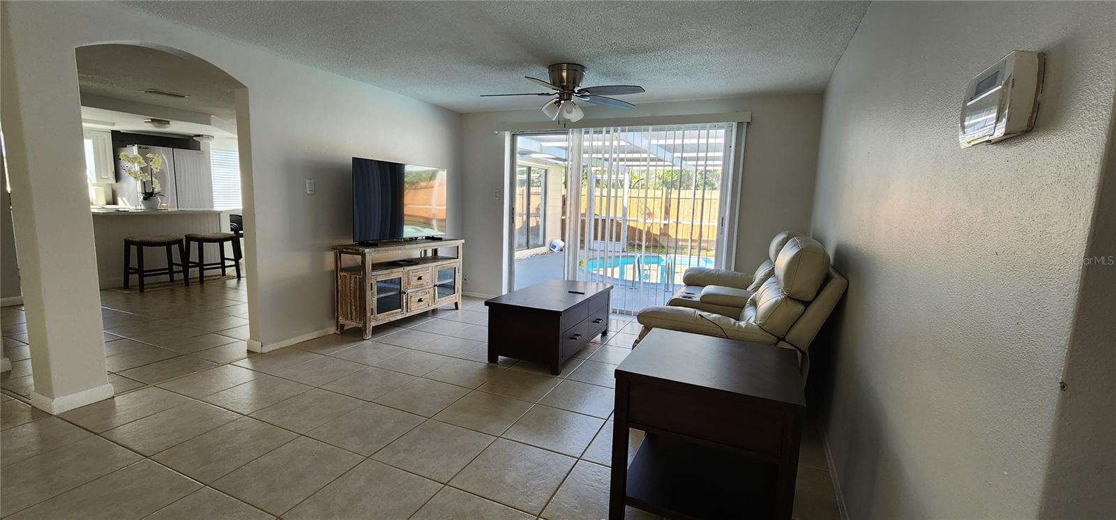 Listing photo id 4 for 9125 Lunar Lane