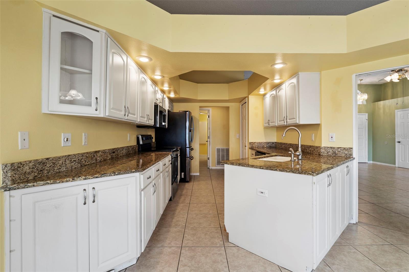 Image 37 of 99 For 2121 New Bedford Drive