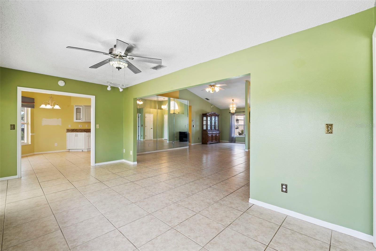 Image 39 of 99 For 2121 New Bedford Drive