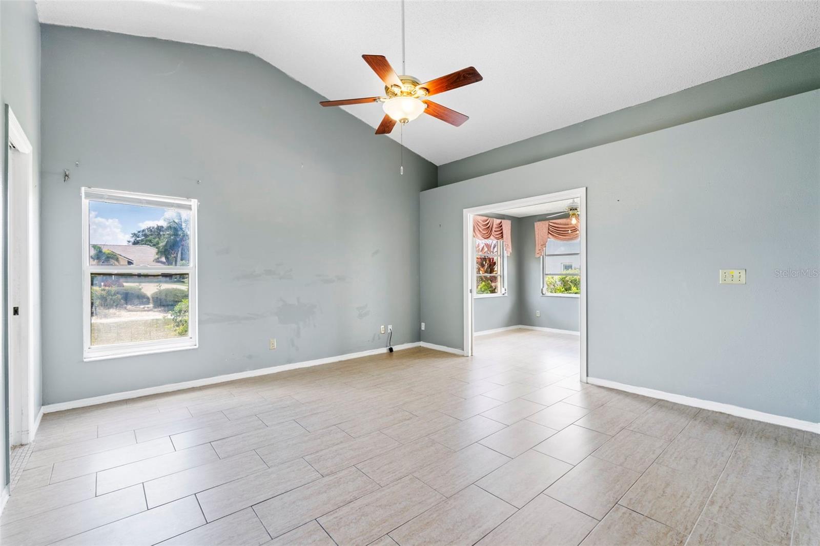 Image 45 of 99 For 2121 New Bedford Drive