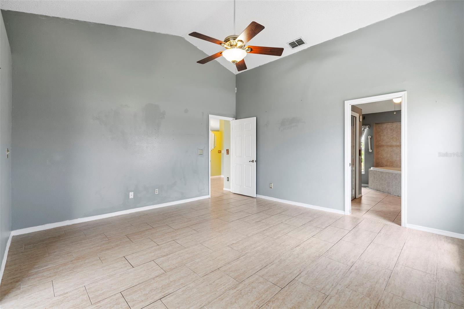 Image 47 of 99 For 2121 New Bedford Drive