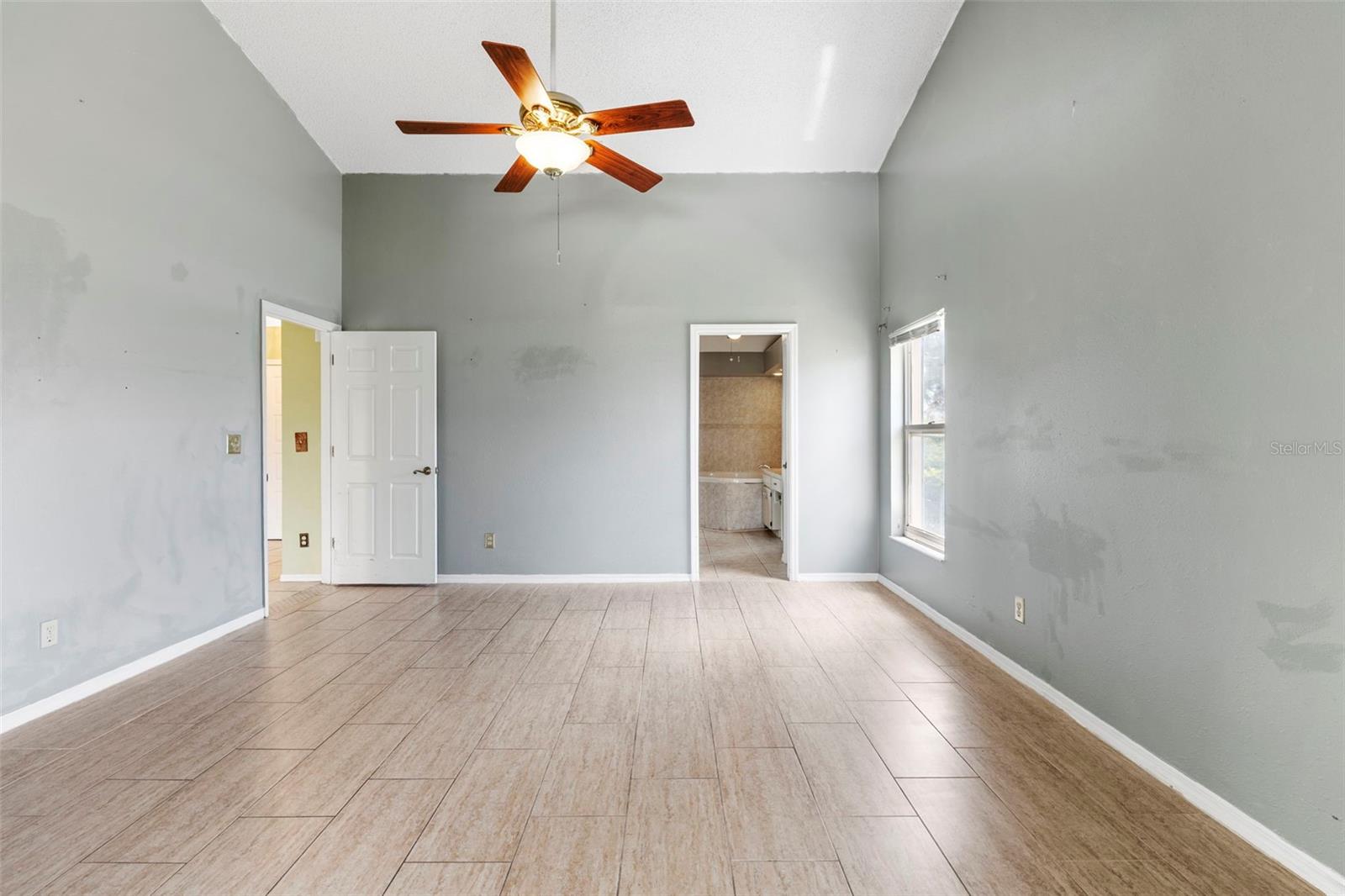 Image 48 of 99 For 2121 New Bedford Drive