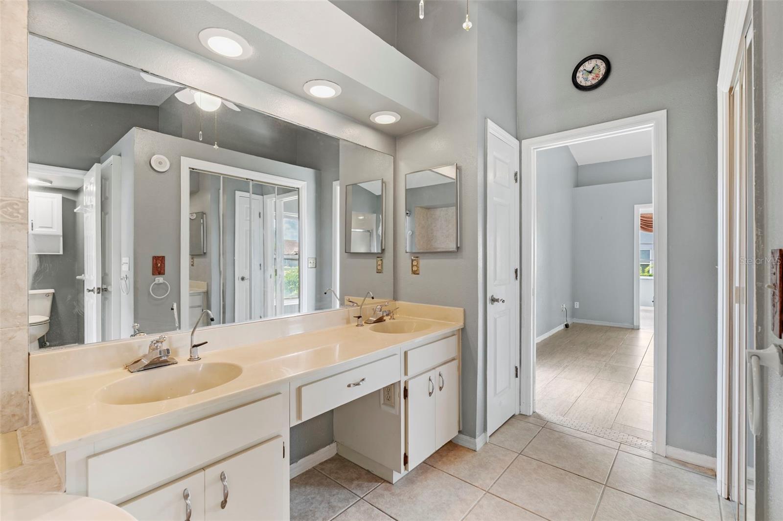 Image 55 of 99 For 2121 New Bedford Drive