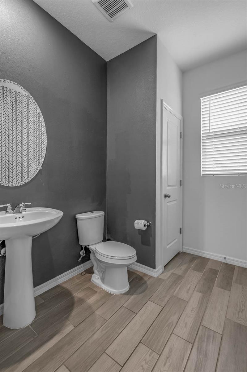 Image 16 of 52 For 13821 Kinsale Street