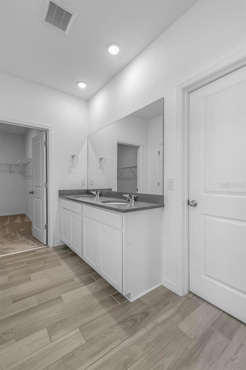 Image 20 of 52 For 13821 Kinsale Street