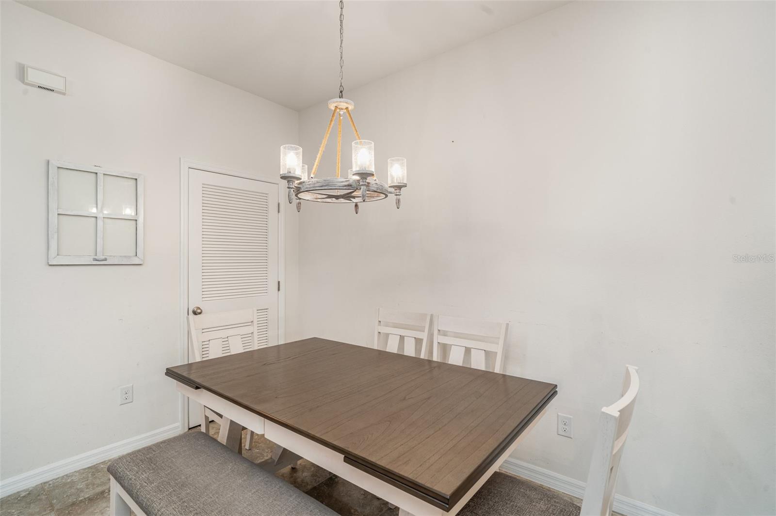 Image 12 of 37 For 7533 Lantern Park Avenue