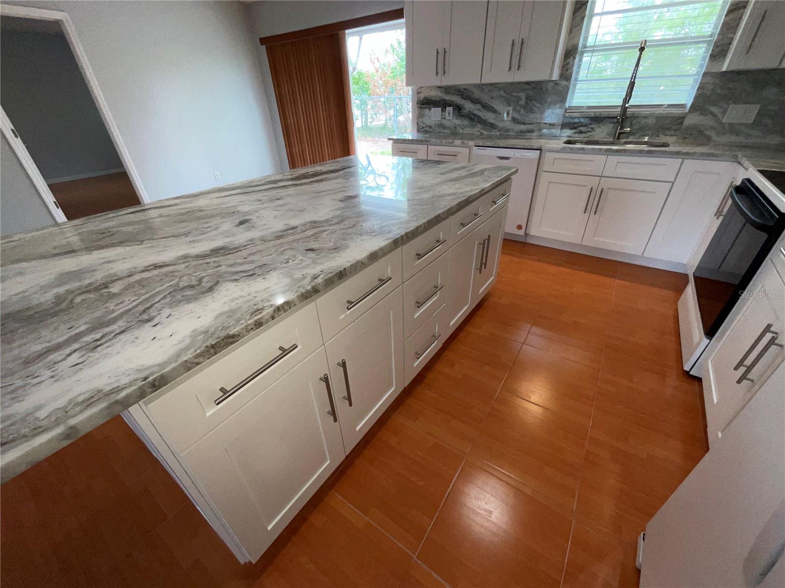 Image 13 of 21 For 2452 Druid Road E