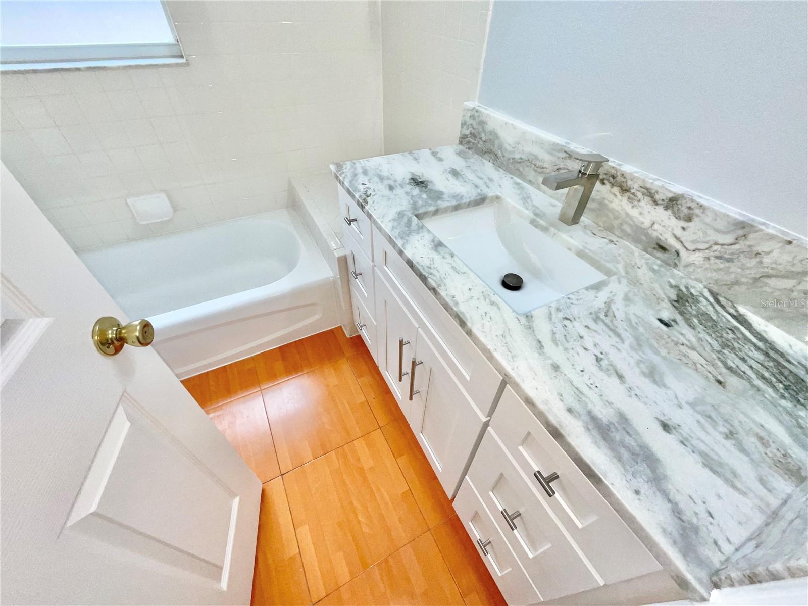 Image 19 of 21 For 2452 Druid Road E