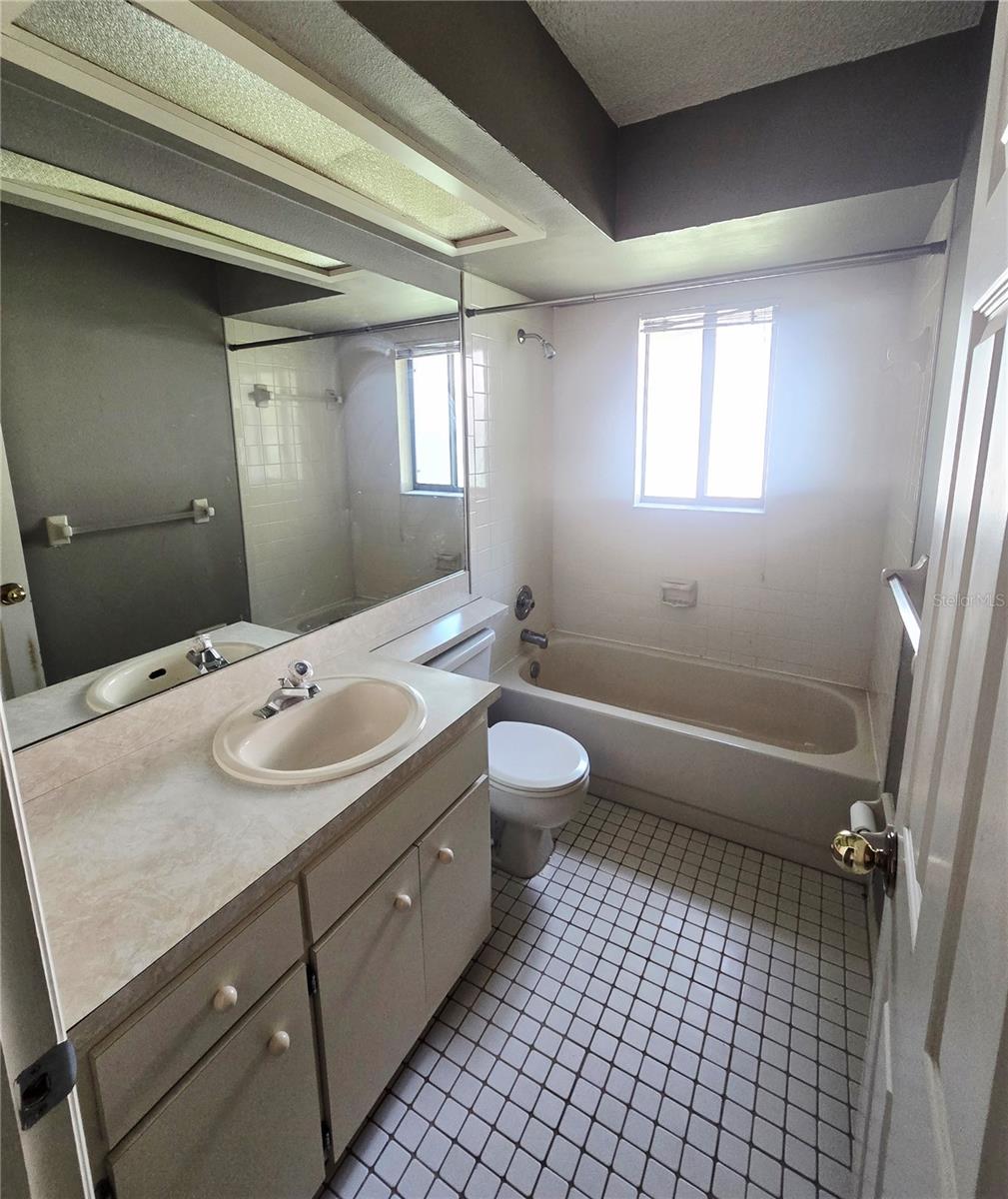 Listing photo id 8 for 11264 Topaz Street