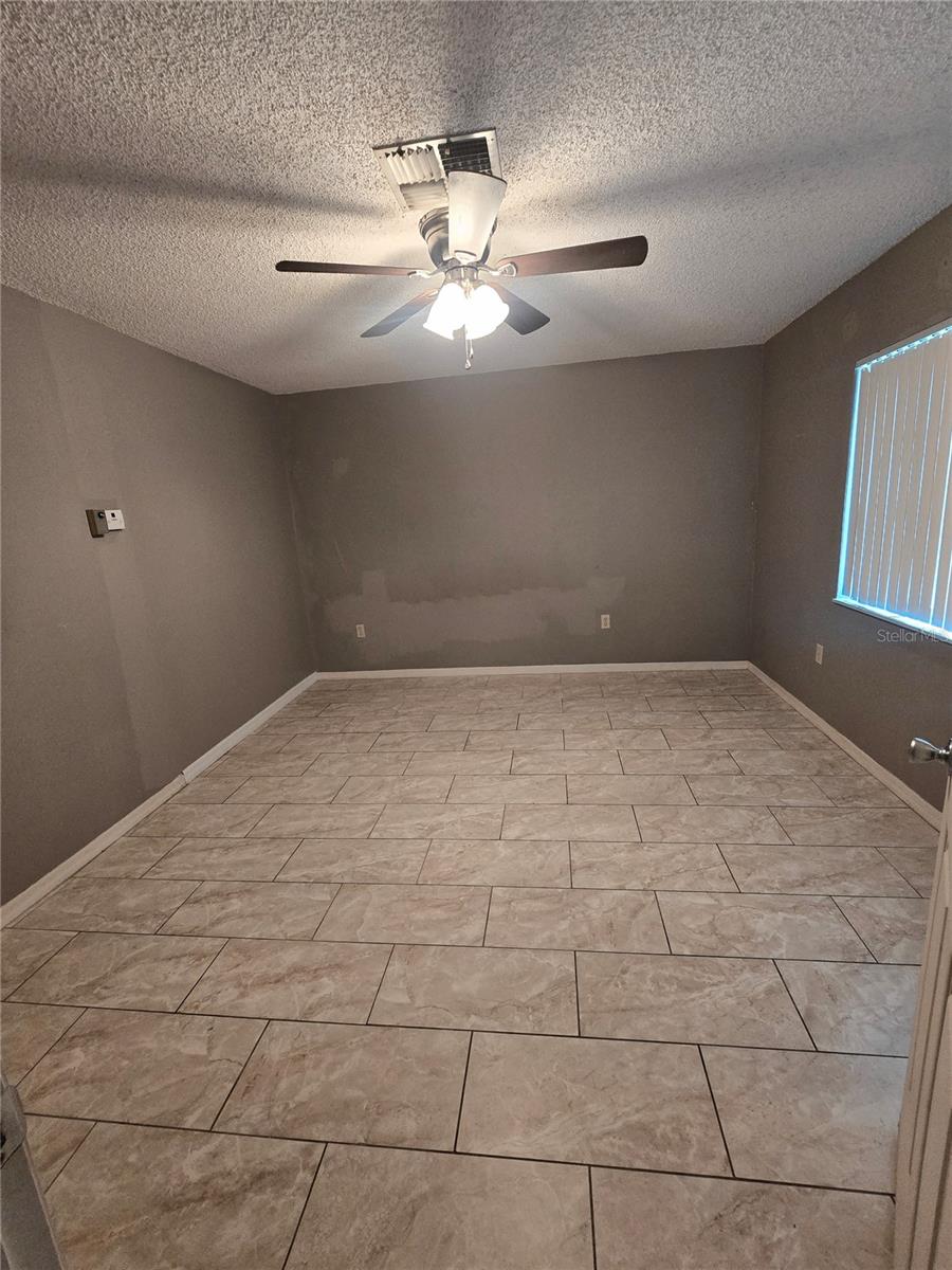 Listing photo id 3 for 11264 Topaz Street