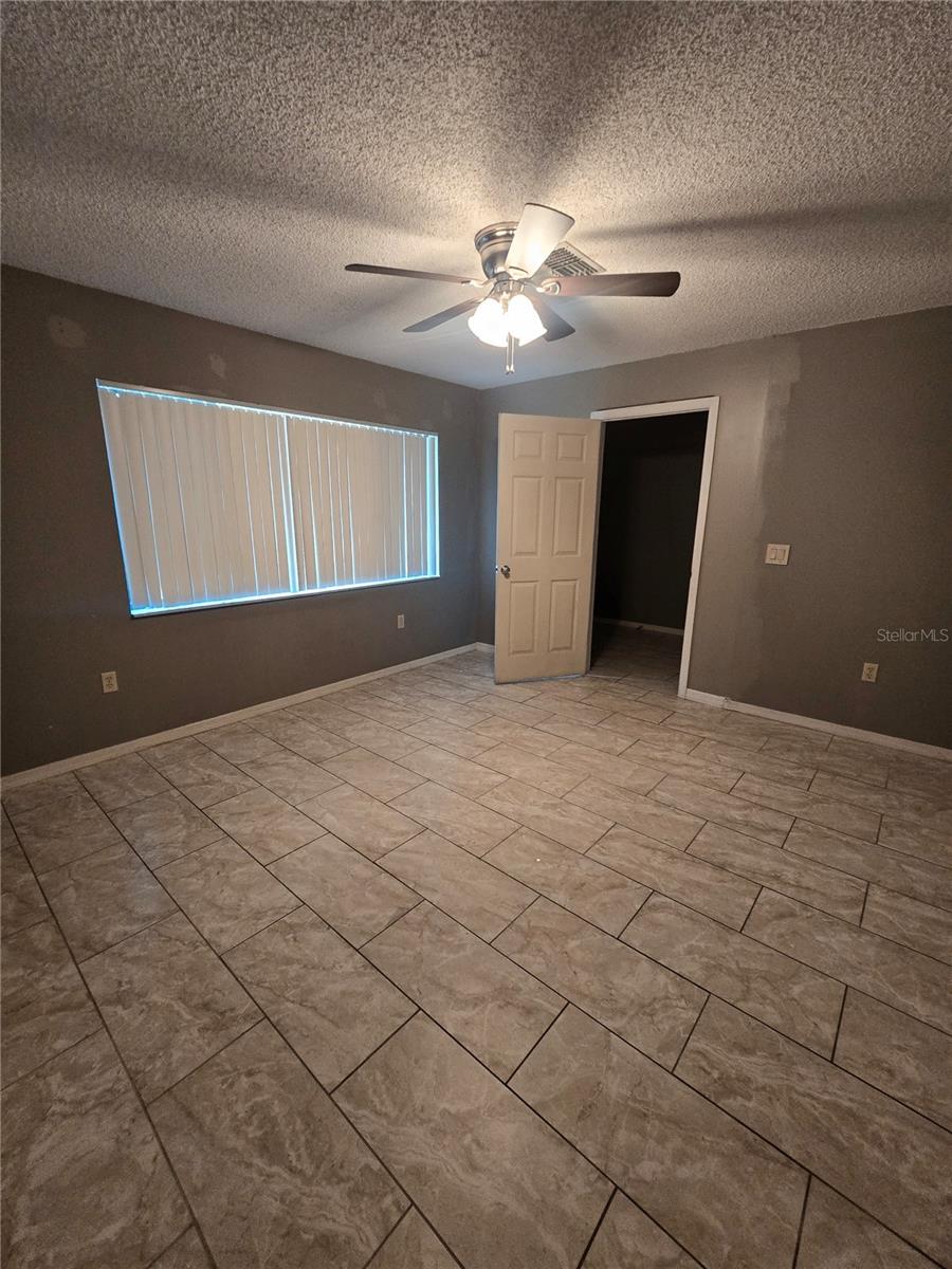 Listing photo id 4 for 11264 Topaz Street