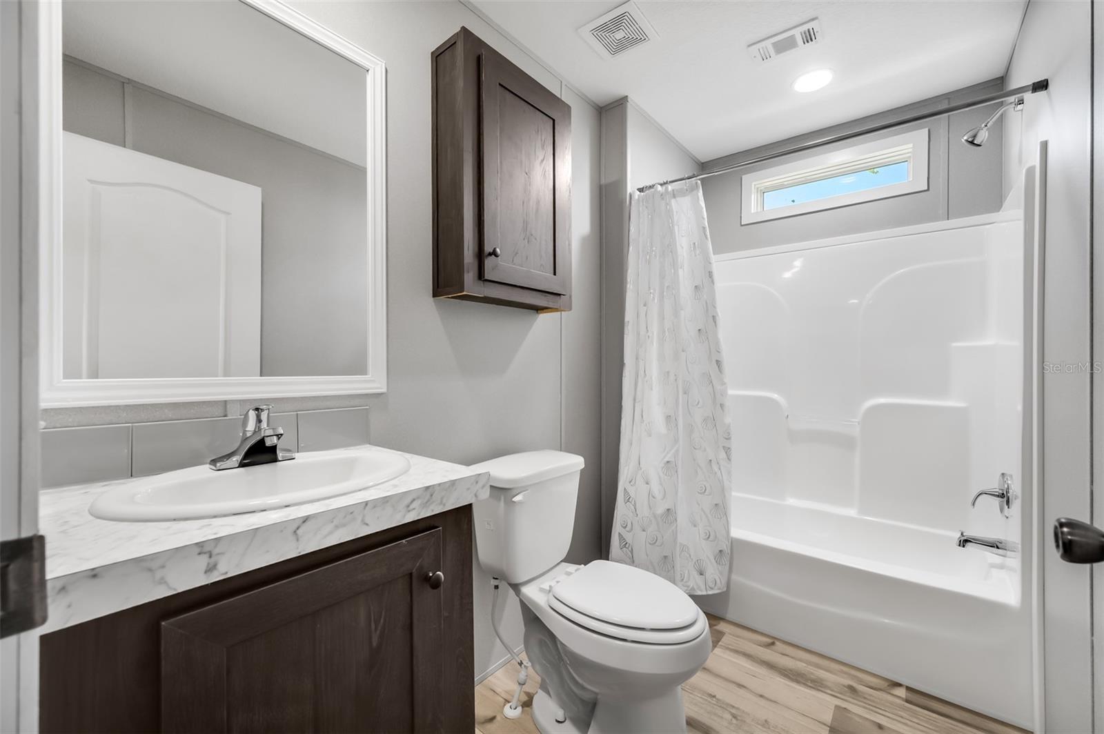 Image 17 of 47 For 8544 S 78 Th Street