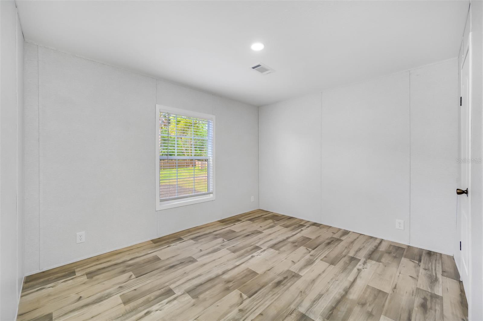 Image 19 of 47 For 8544 S 78 Th Street