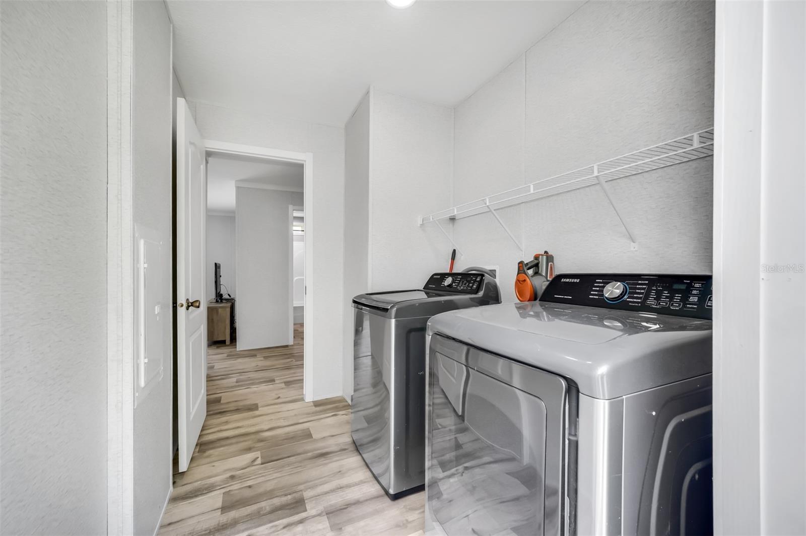 Image 27 of 47 For 8544 S 78 Th Street