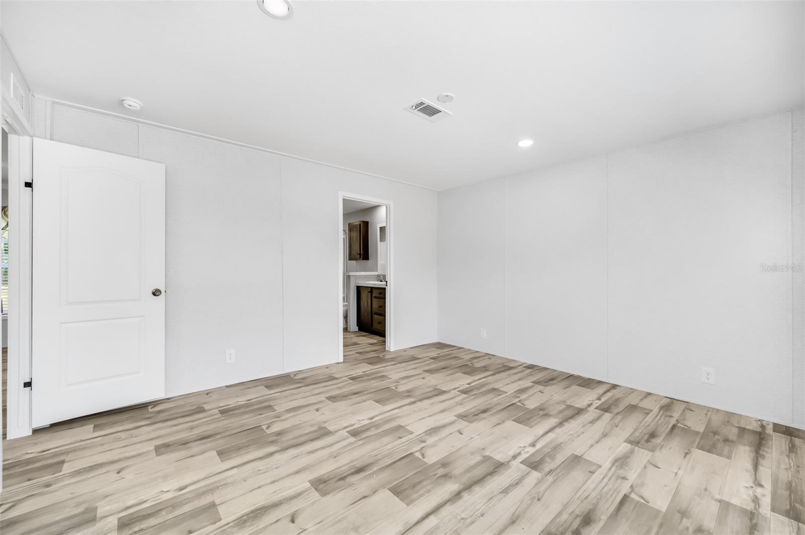 Image 31 of 47 For 8544 S 78 Th Street