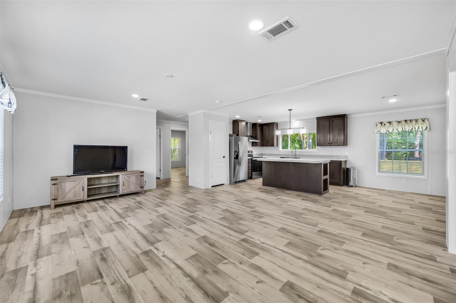 Image 5 of 47 For 8544 S 78 Th Street