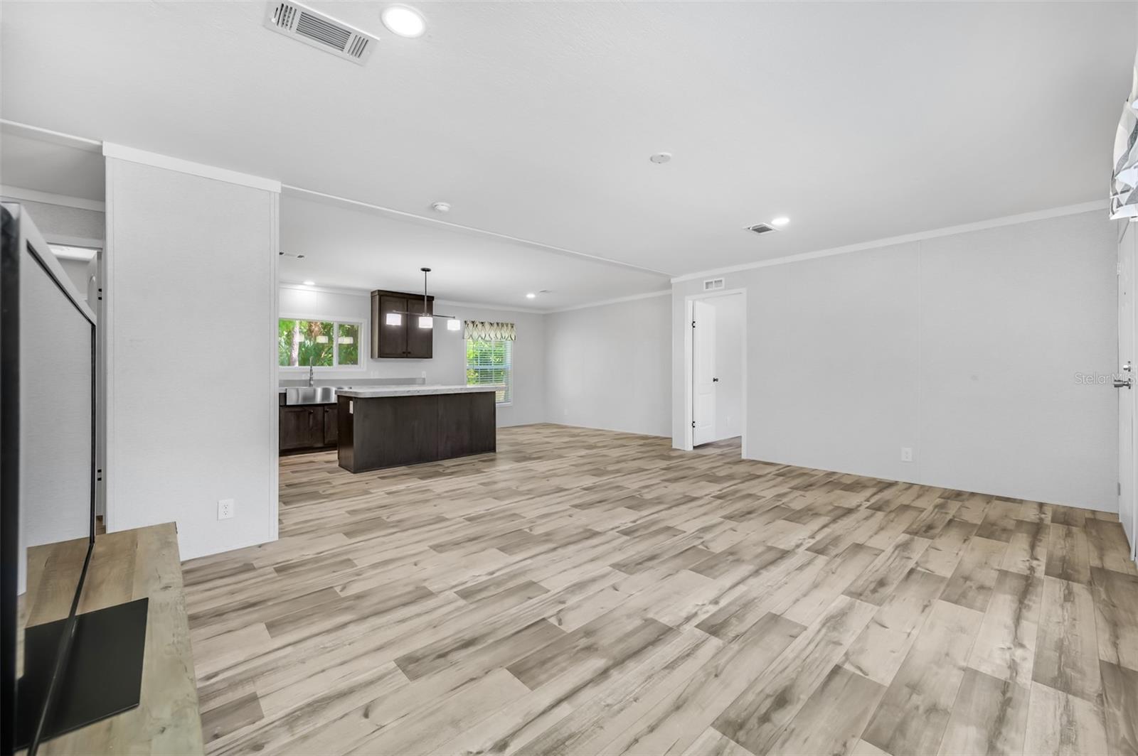 Image 6 of 47 For 8544 S 78 Th Street