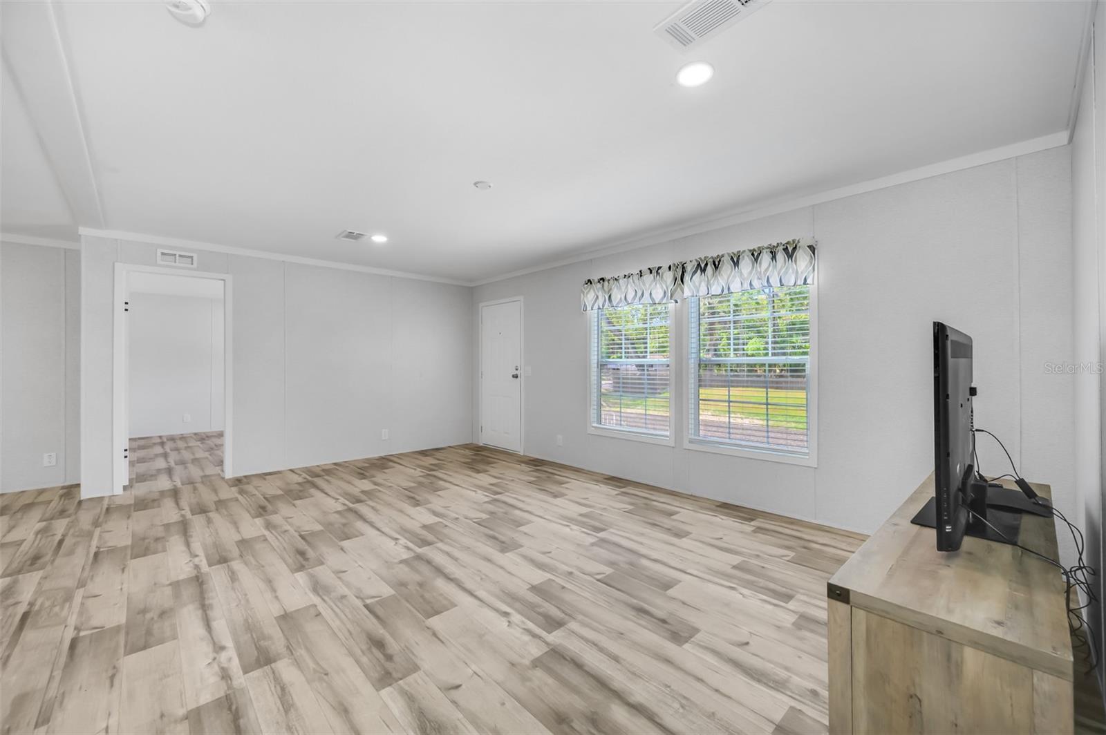 Image 7 of 47 For 8544 S 78 Th Street