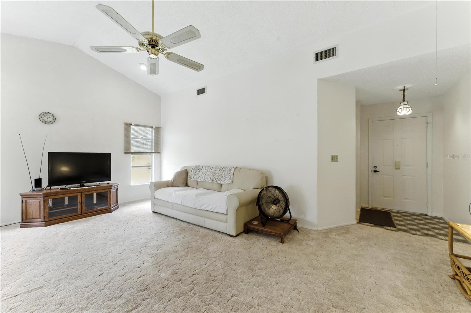 Image 11 of 30 For 1030 Waterview Point