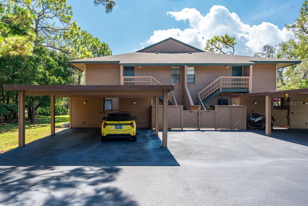 Image 2 of 60 For 1008 Lennox Road W