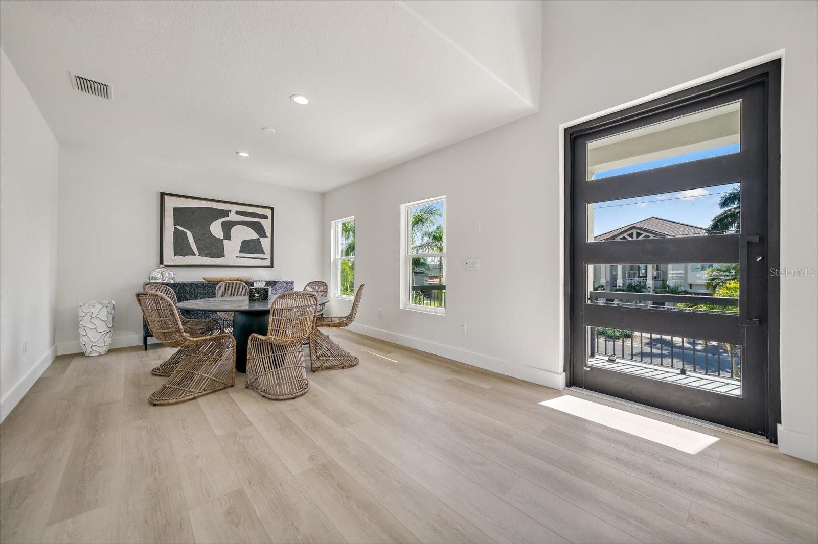 Image 4 of 91 For 116 Devon Drive