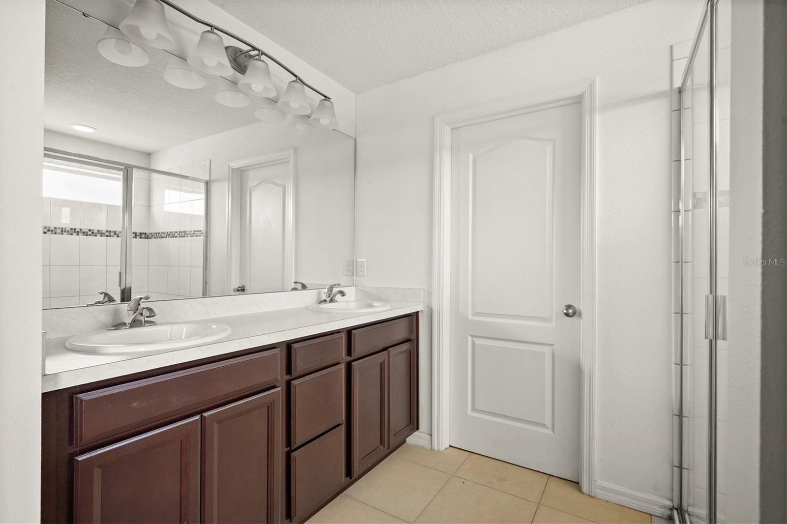 Image 15 of 30 For 12019 Grand Kempston Drive