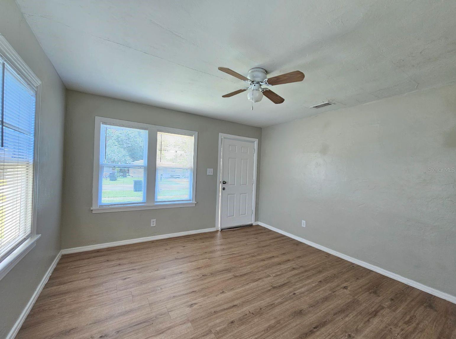 Image 4 of 17 For 5011 40th Street N