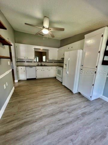 Image 4 of 15 For 8635 Shadblow Court 3