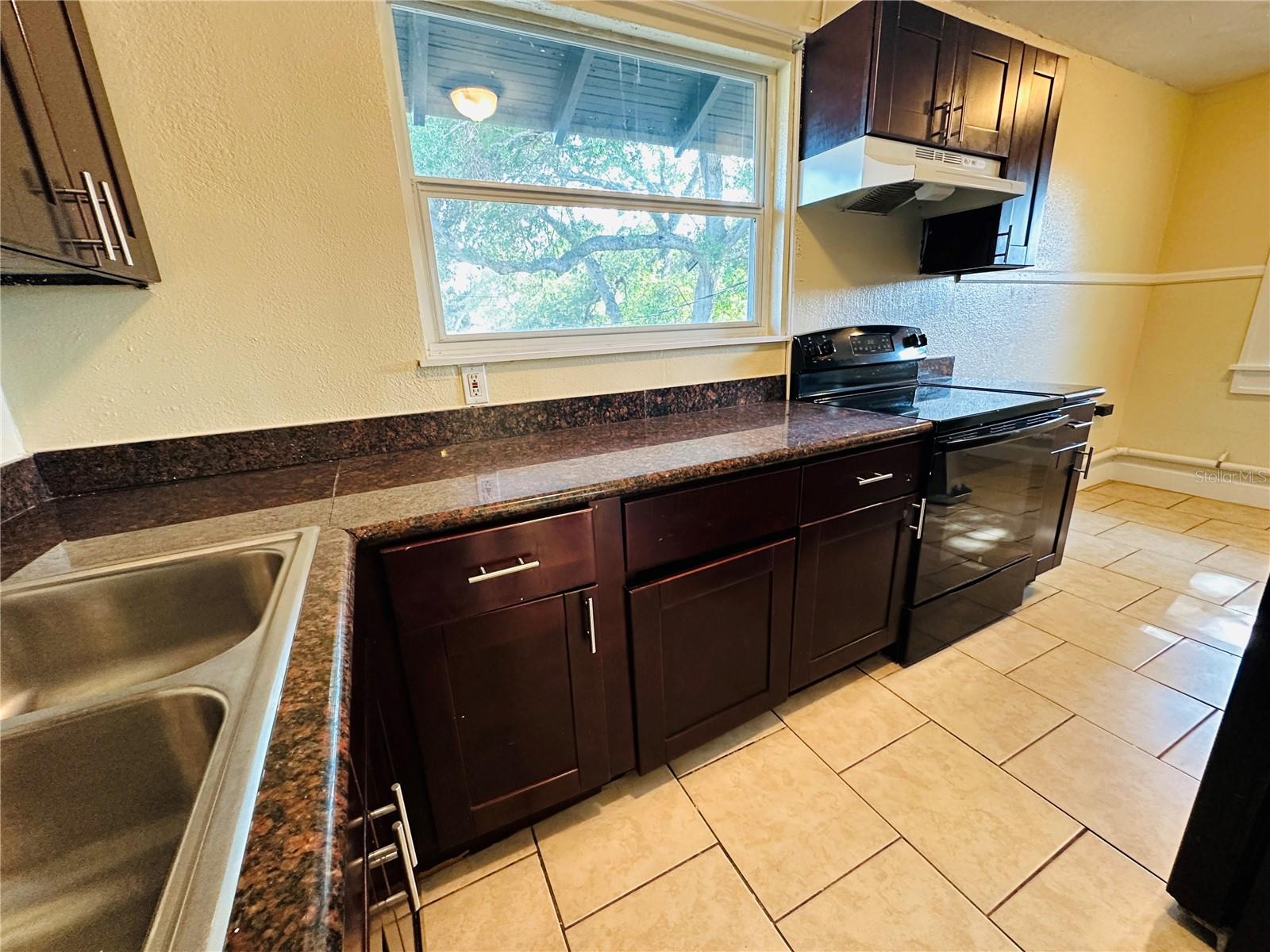 Image 4 of 18 For 1314 12th Avenue S B